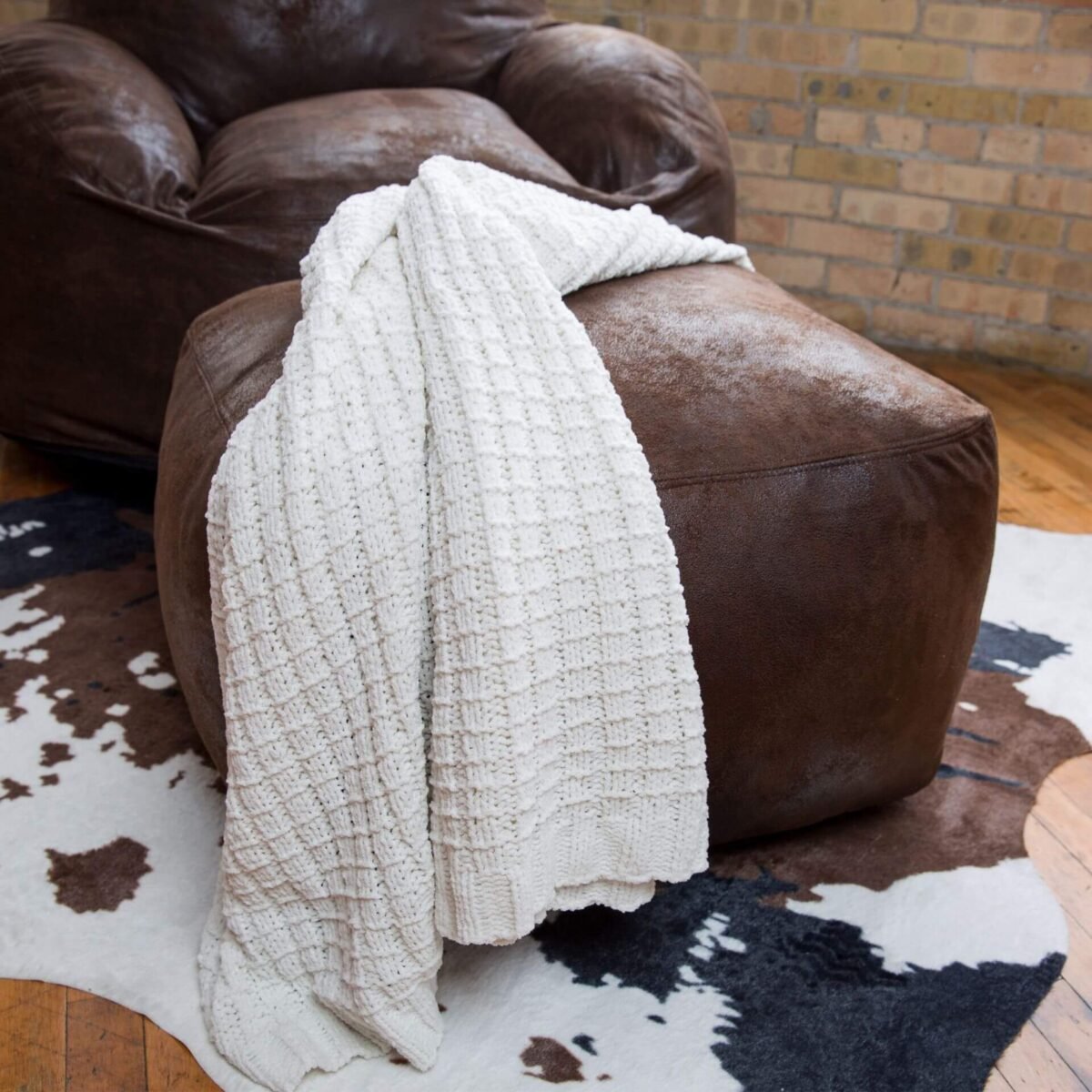 Nestle Chair Ottoman - Image 3