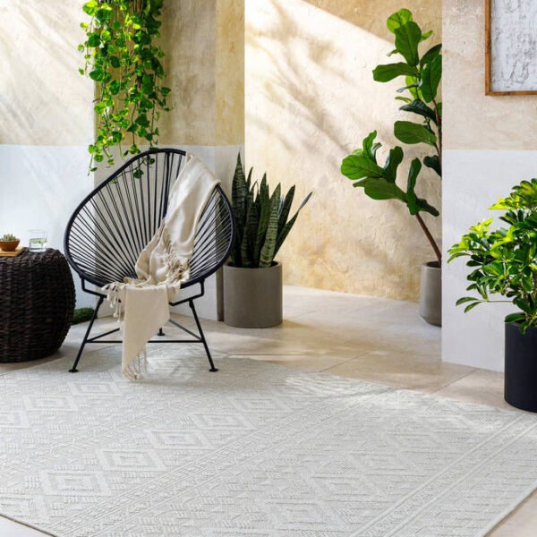 Teaira Modern Light Silver Area Rug