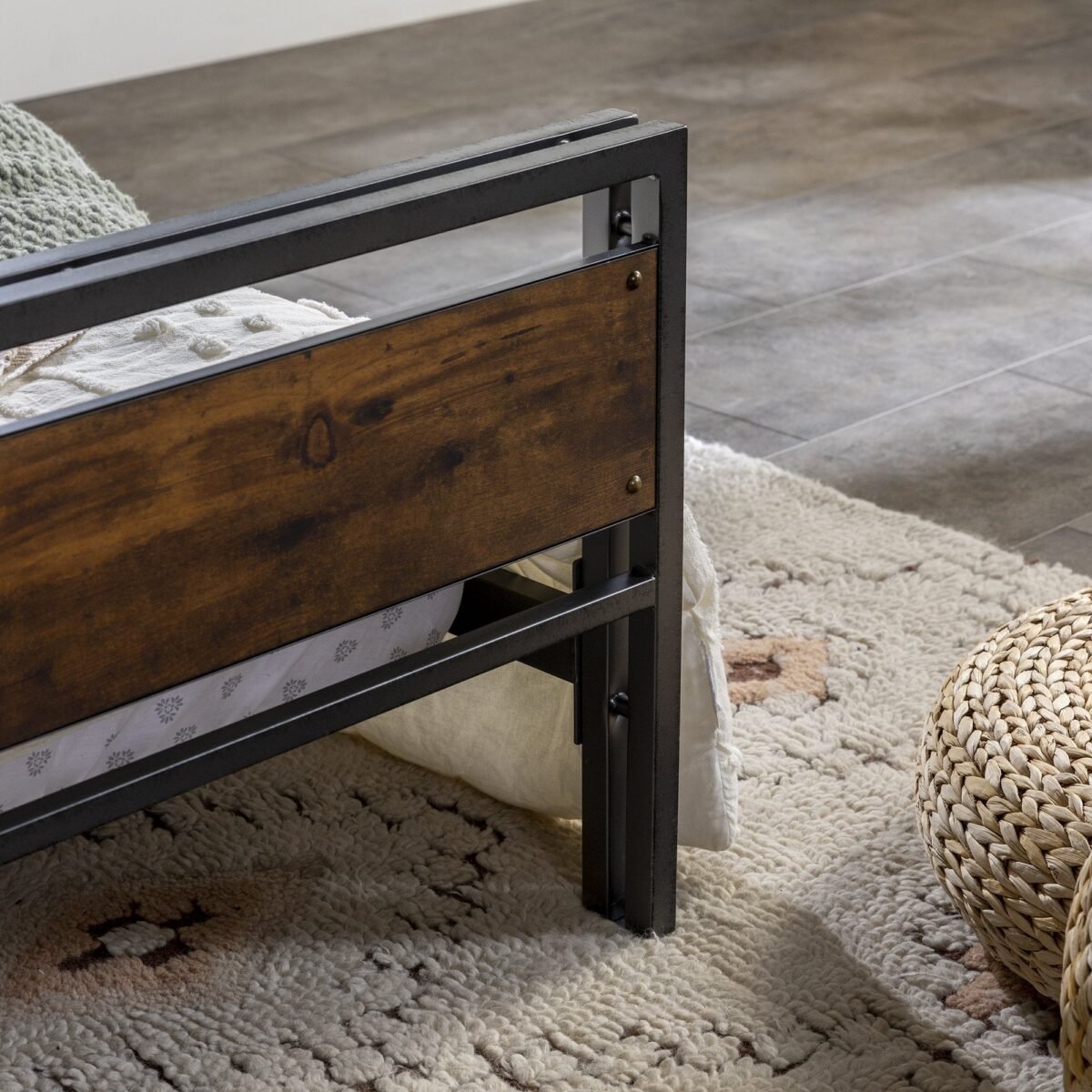 Arcadia Queen Bed - Image 5
