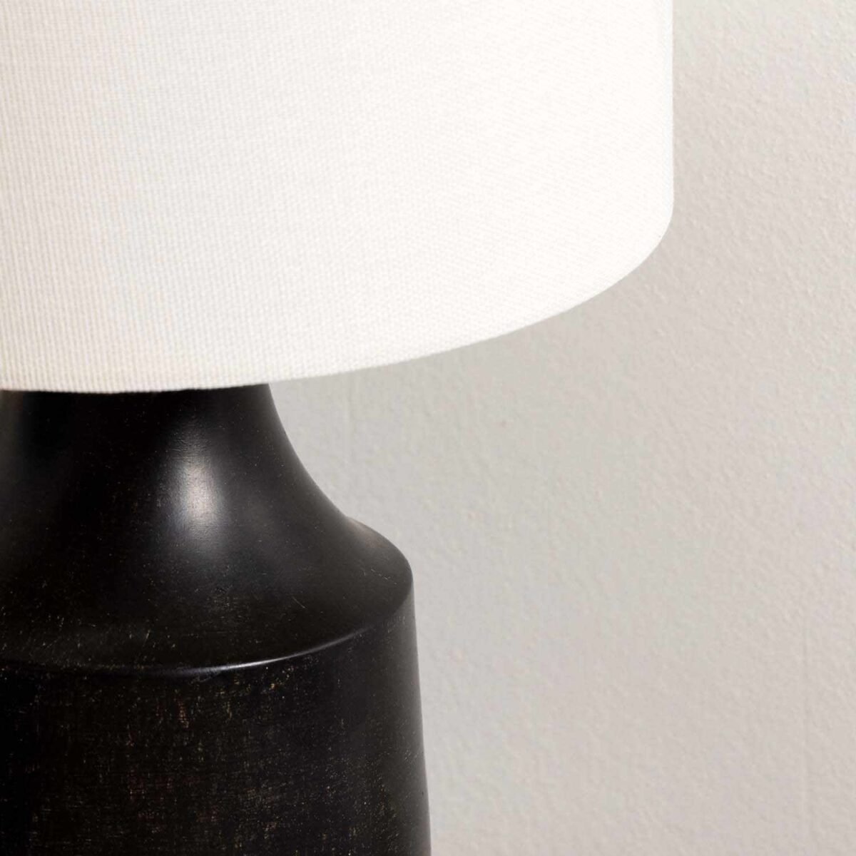 Canayan Black and Natural Resin Table Lamp - Image 5
