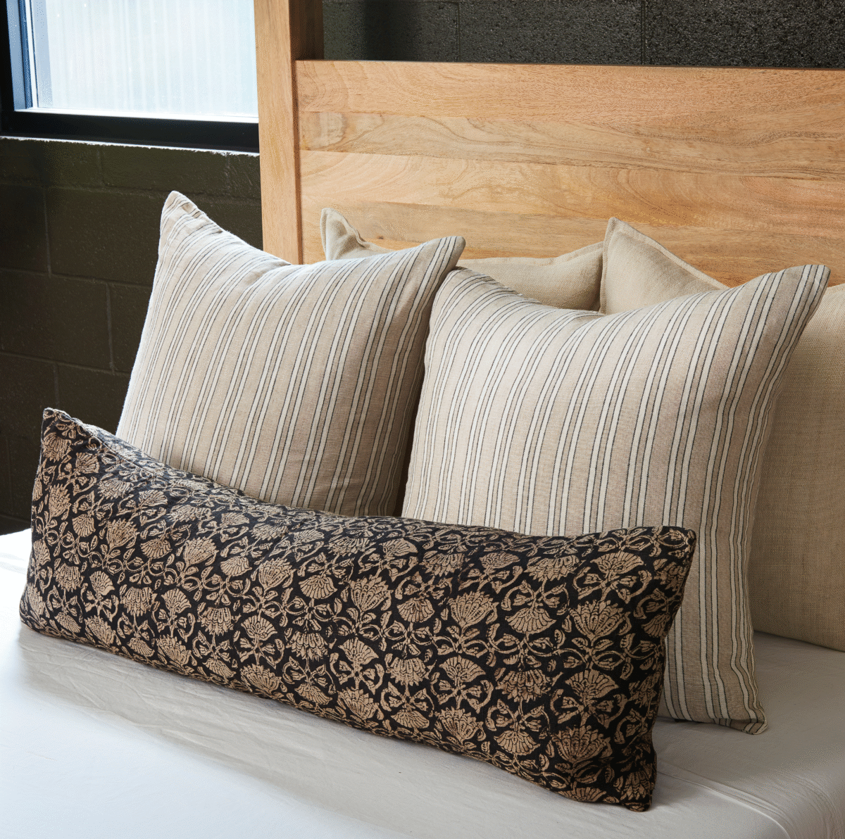 Clayton Poster Bed - Image 3