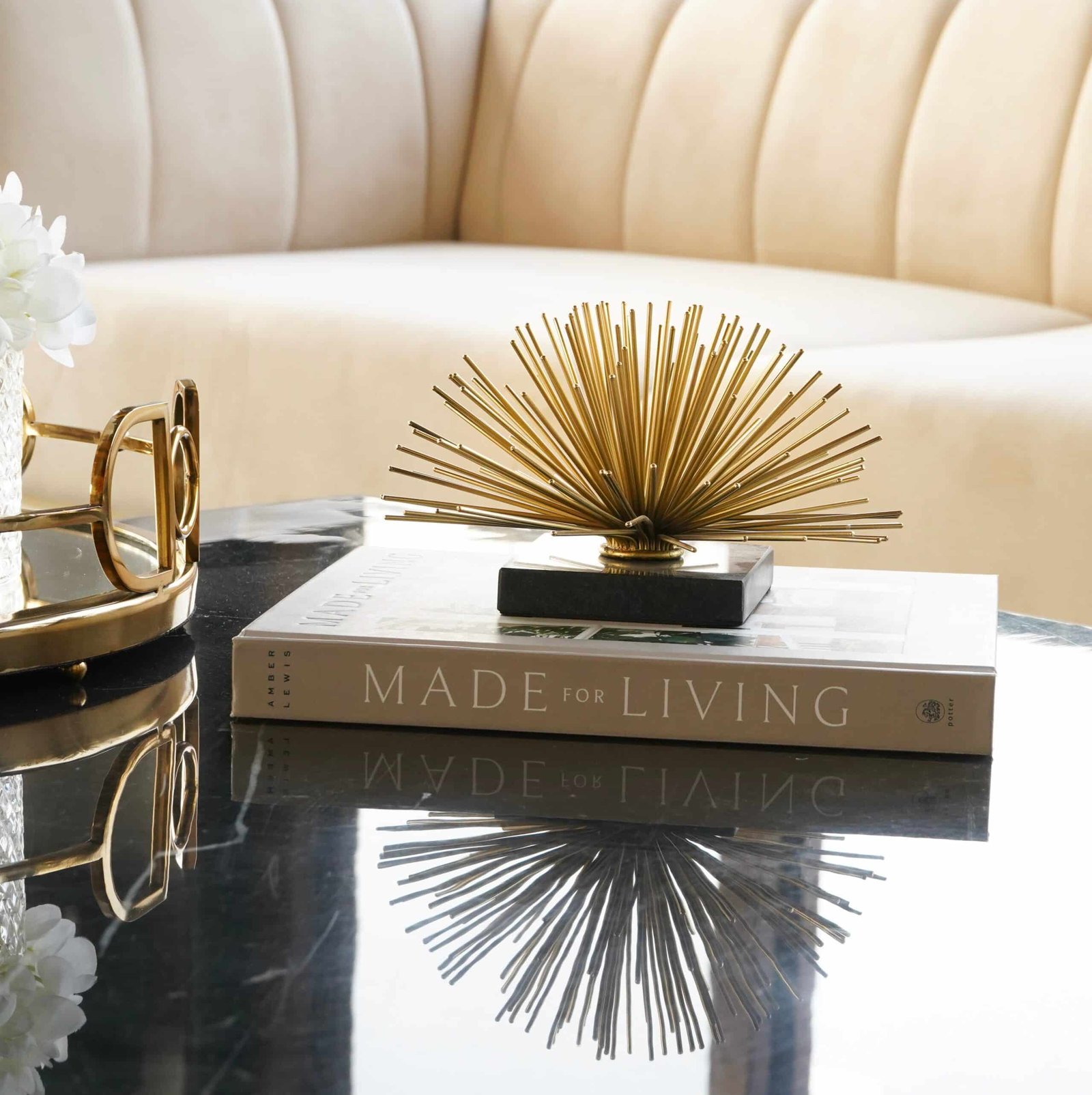 DSC02011 Star Burst Gold/Black Figurine Decor, Medium - Image 1