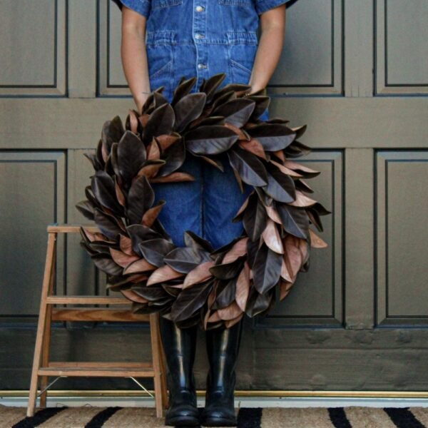 30" Lifelike Brown Magnolia Leaf Wreath - Elegant Southern Charm for Seasonal Decor