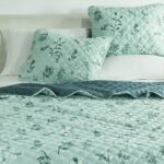 Snowy Botanical Quilt Set - Mariela Collection - Image 6
