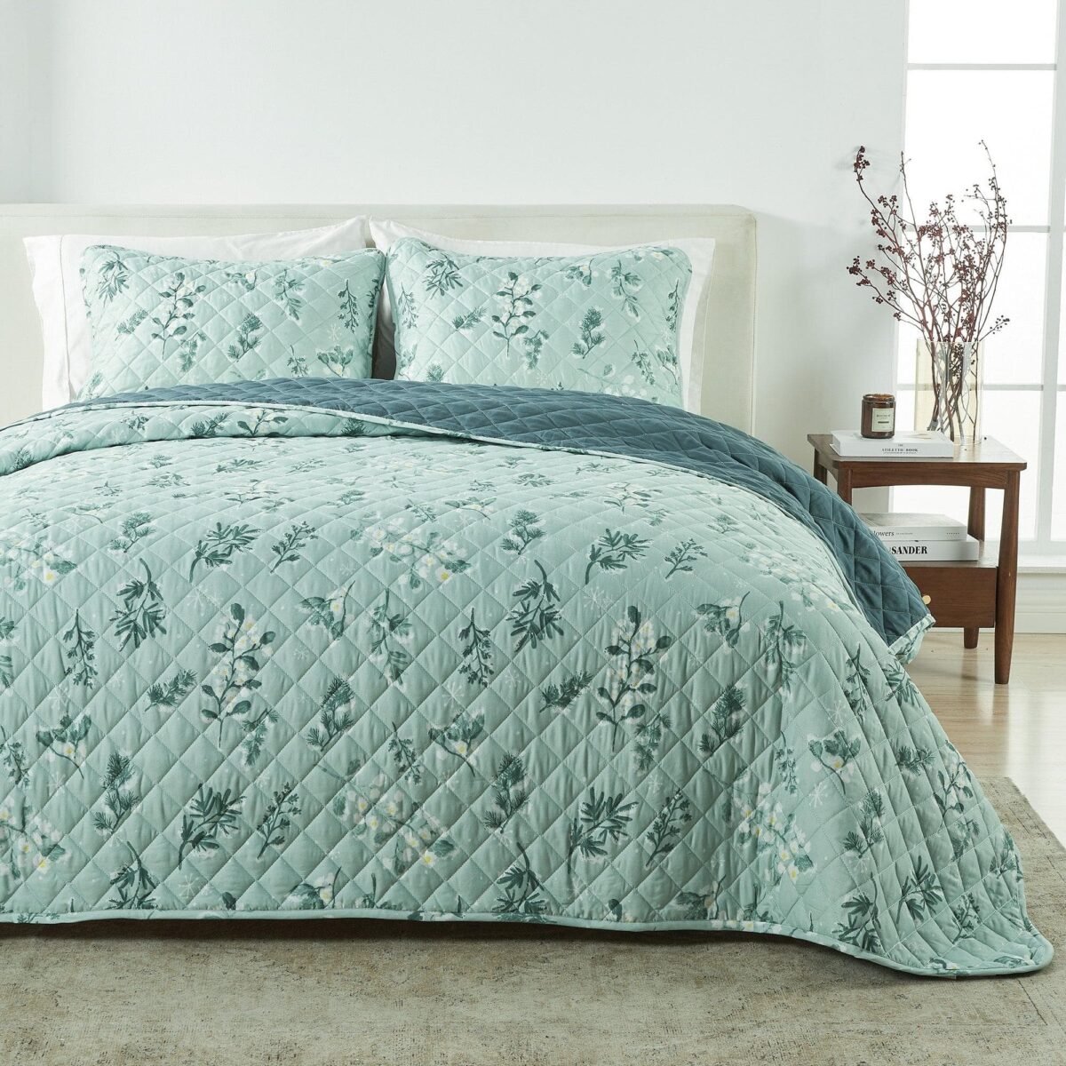 Snowy Botanical Quilt Set - Mariela Collection - Image 1