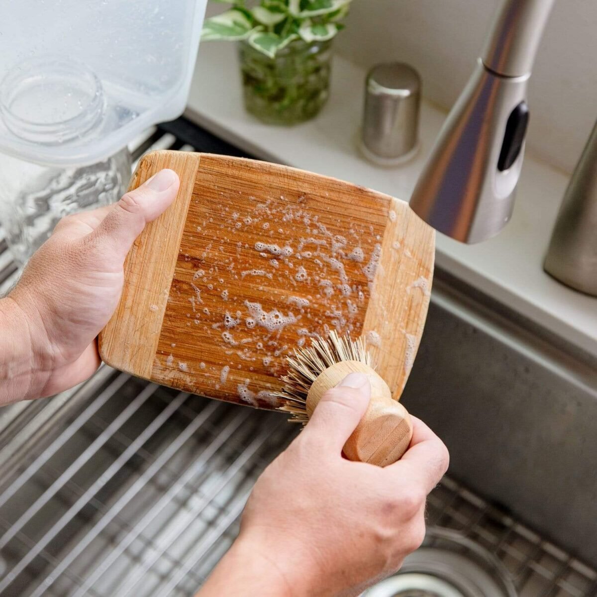 Pot Scrubber - Eco Friendly Scrub Brush, Bamboo, Plastic Free, Compostable - Image 1