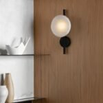 Vynestris Wall Lamp - Image 6