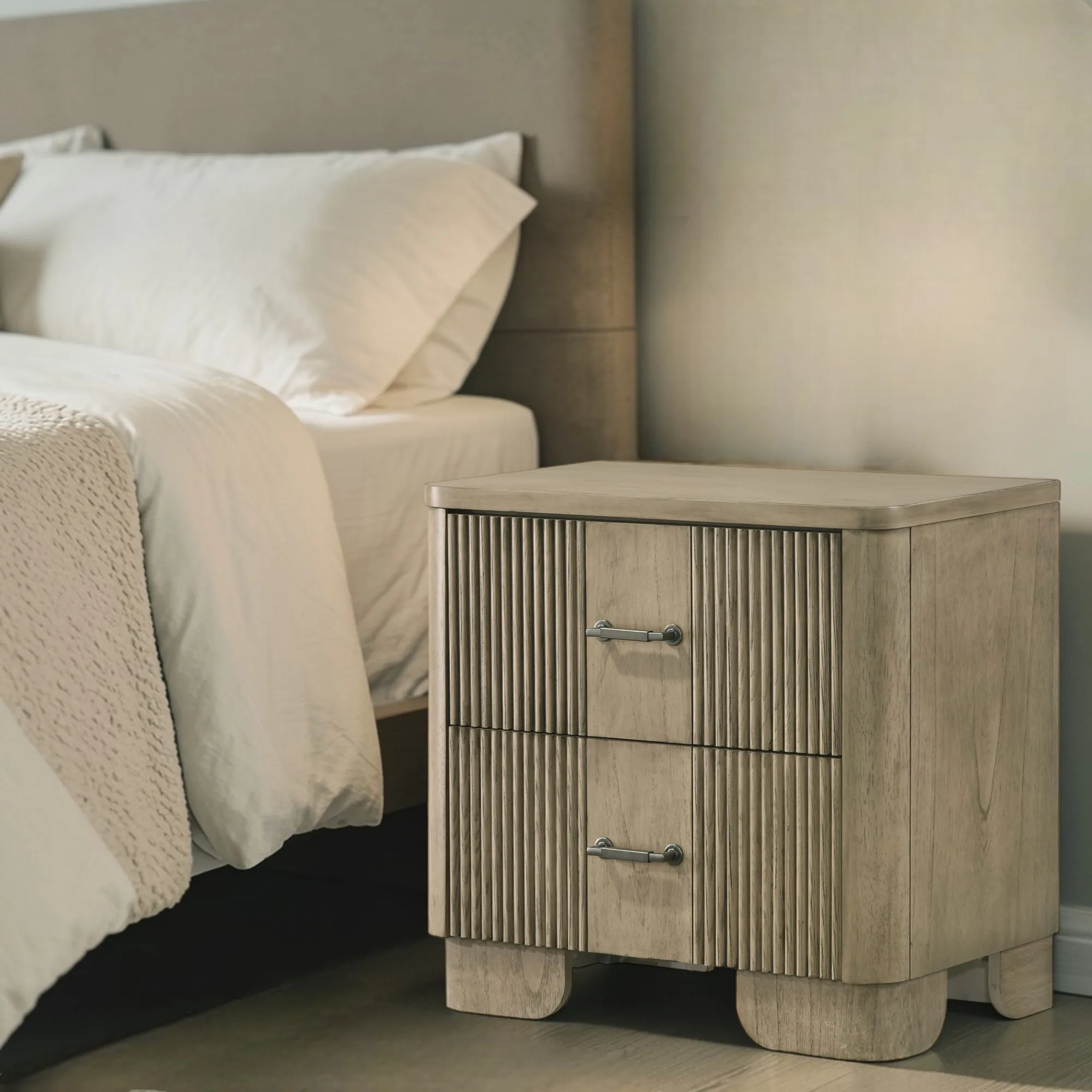 H154142c2596a4300a5b07d11af57fe76q.webp Antique oak nightstand with two drawers, grooved front panel, and rounded edges