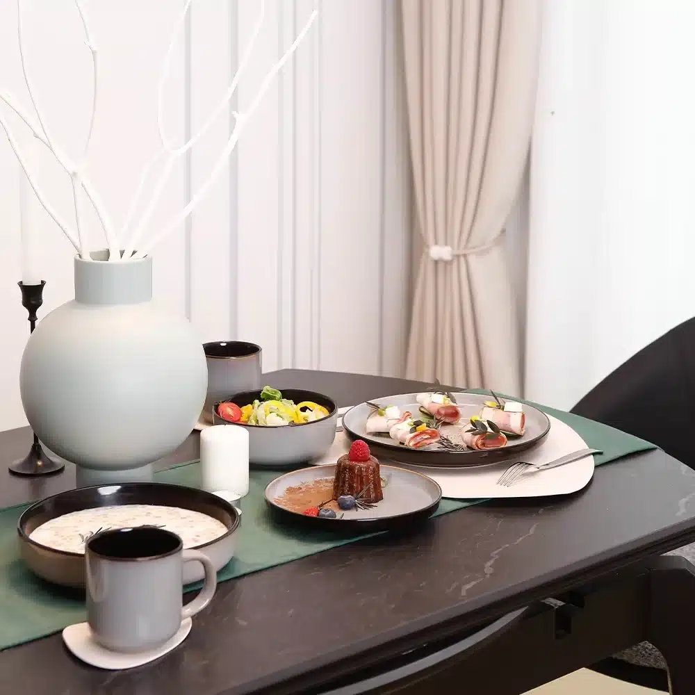 In September a Set of 20 Pieces of Nordic Style Round Stone Tool Tableware with Reactive Glaze Is on Sale
