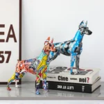 Simple Creative Pet Handle Graffiti Color Doberman Dog Statue Decorations Home Entrance Wine Cabinet Office Decor Resin
