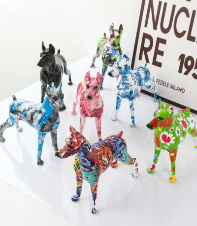 Simple Creative Pet Handle Graffiti Color Doberman Dog Statue Decorations Home Entrance Wine Cabinet Office Decor Resin