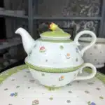 German tableware Easter series hen soup flat salad plate – close-up detail