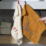 INS Texture Square Towel Quick Dry Letter Embroidery Hand Towel Soft Water Absorption Hand Towel for Kitchen Bathroom zakdoek