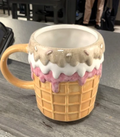 Donut Ceramic Coffee Mug Cute Cartoon Cake Candle Cup Birthday Gift For Couples Party Table Decor Home Desk Display Cozy