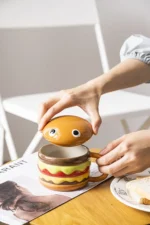 Large ceramic mug with lid in hamburger shape, 300ml capacity, colorful design