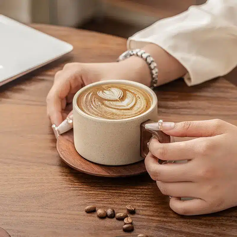 Vintage Wooden Handle Ceramic Coffee Cup with Saucer 250 Ml Large Capacity Tea Cup Modern Afternoon Tea Dessert Coffee Cup Mug