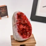 1PC Classic Red Geode Cluster - Perfect for Home and Office Decor, Unique Gift, Suitable for Halloween and Christmas