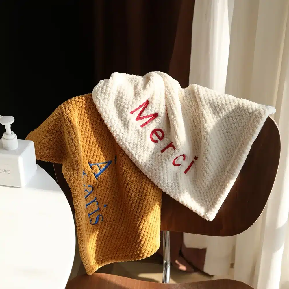 INS Texture Square Towel Quick Dry Letter Embroidery Hand Towel Soft Water Absorption Hand Towel for Kitchen Bathroom zakdoek