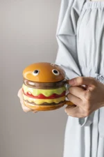 Large ceramic mug with lid in hamburger shape, 300ml capacity, colorful design
