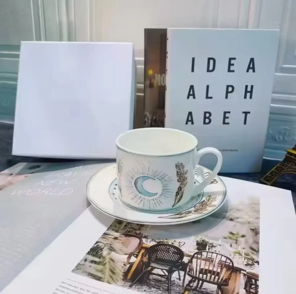 Ceramics Coffee Cups Milk Mug Plates Espresso Cup Bone China Coffee Sets Glasses Gold Outline Tea Cups 2 Sets Cup Gift Plate