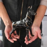 Simple Creative Pet Handle Graffiti Color Doberman Dog Statue Decorations Home Entrance Wine Cabinet Office Decor Resin