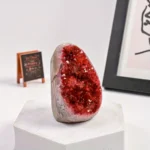 1PC Classic Red Geode Cluster - Perfect for Home and Office Decor, Unique Gift, Suitable for Halloween and Christmas
