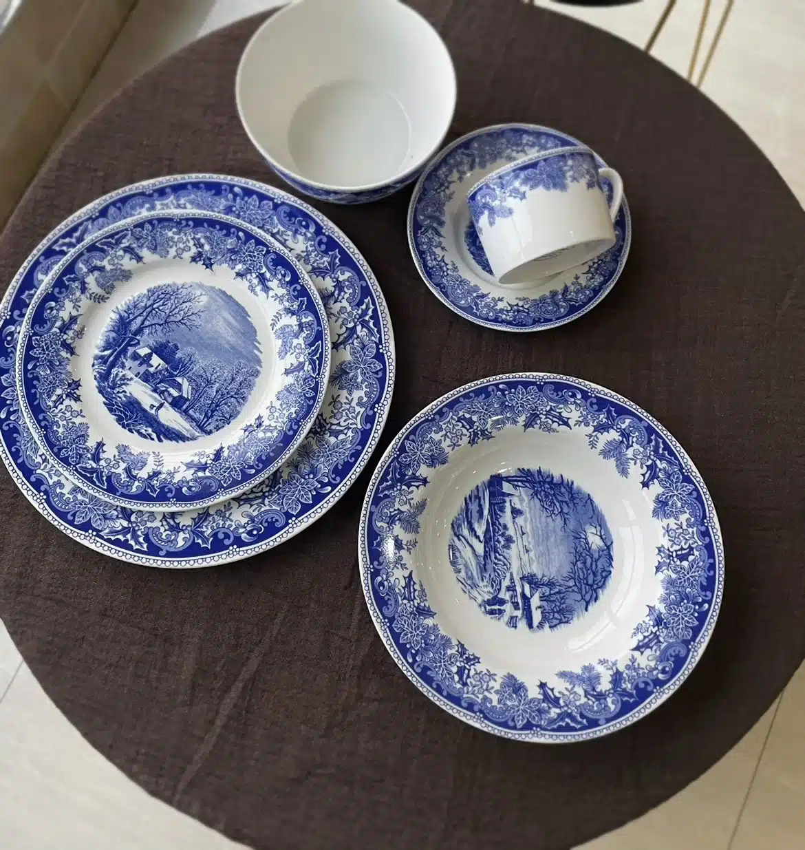 American country style winter snow scenery, glazed color steak, pasta, dinner plate, afternoon tea, coffee cup, plate