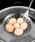 Three sizes of 304 stainless steel strainer with long handles on a kitchen counter