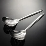 Goldoma fine mesh strainer with large head and fine holes for draining pasta