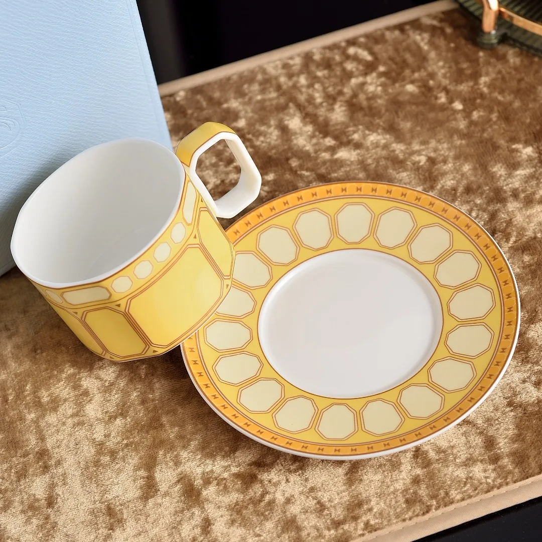 Crystal Swan Espresso Cup and Saucer Tea Set High Value Gift Box for Housewarming Present Luxury Tableware Cups and Mugs