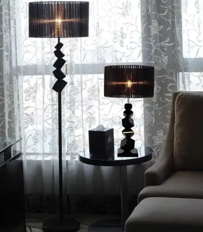 Modern LivingRoom Crystal Floor Lamp Luxurious Black Standing Light High Foot Lamp Bedroom Desk Lamp Atmosphere LED Bedside