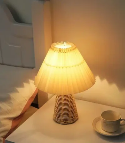 European Bedroom Table Lamp Bedside Nightstand Light Handmade Rattan Pleated Aesthetic Vintage Lamp Decorative Room Night