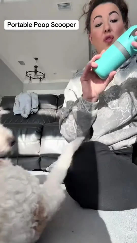 Opening the claws next to the dogs